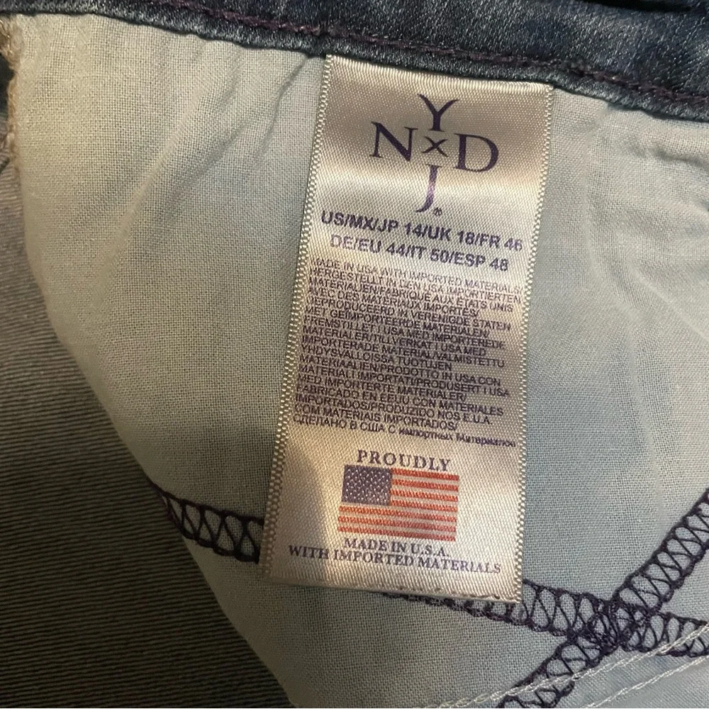 NYDJ Lorena Boyfriend - Picture 3 of 5